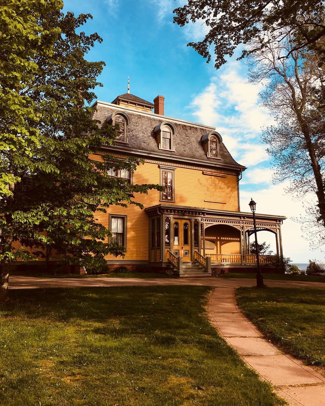 Beaconsfield Historic House Front Lawn